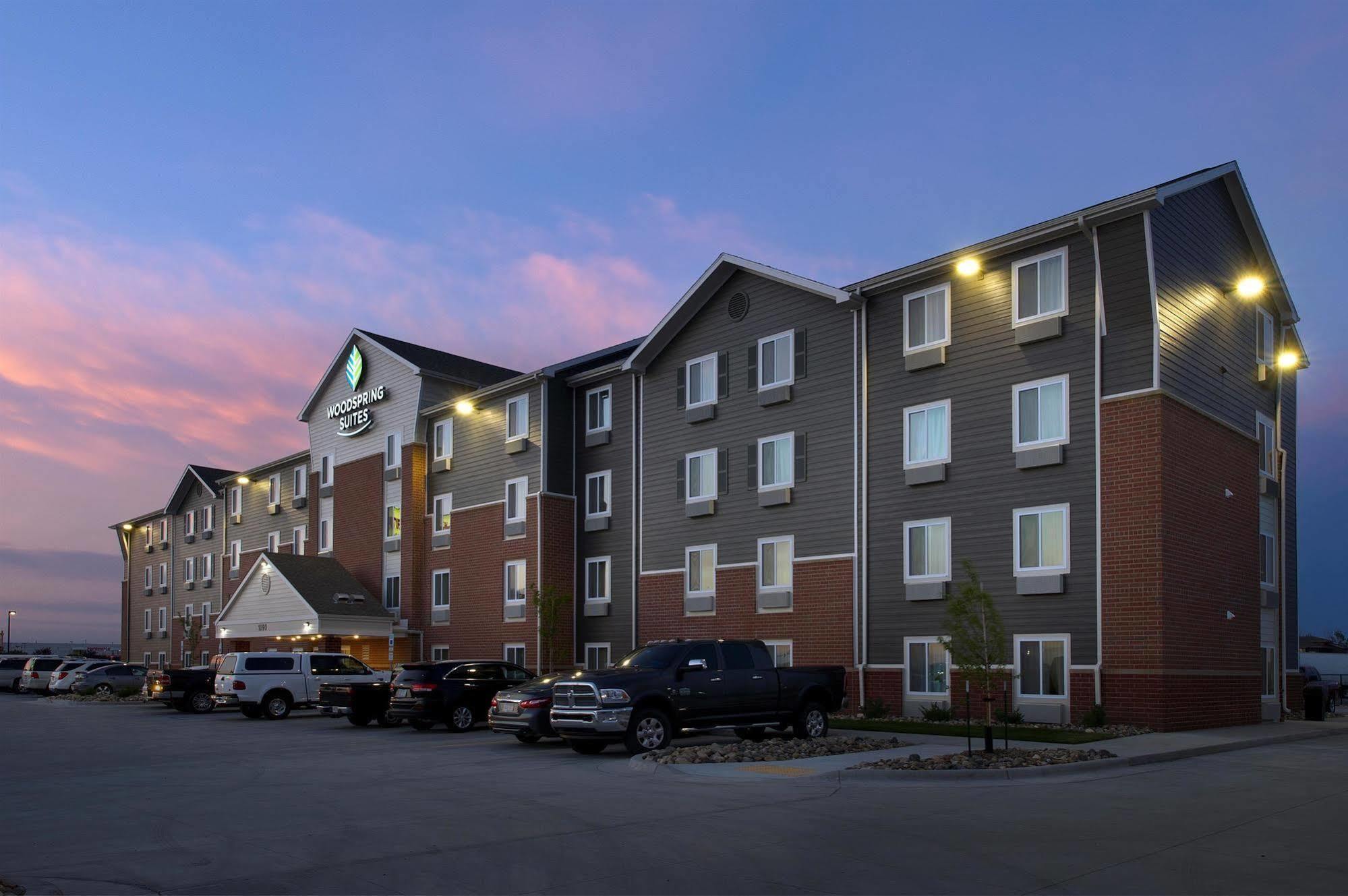 Woodspring Suites Fargo North Near Ndsu Zewnętrze zdjęcie